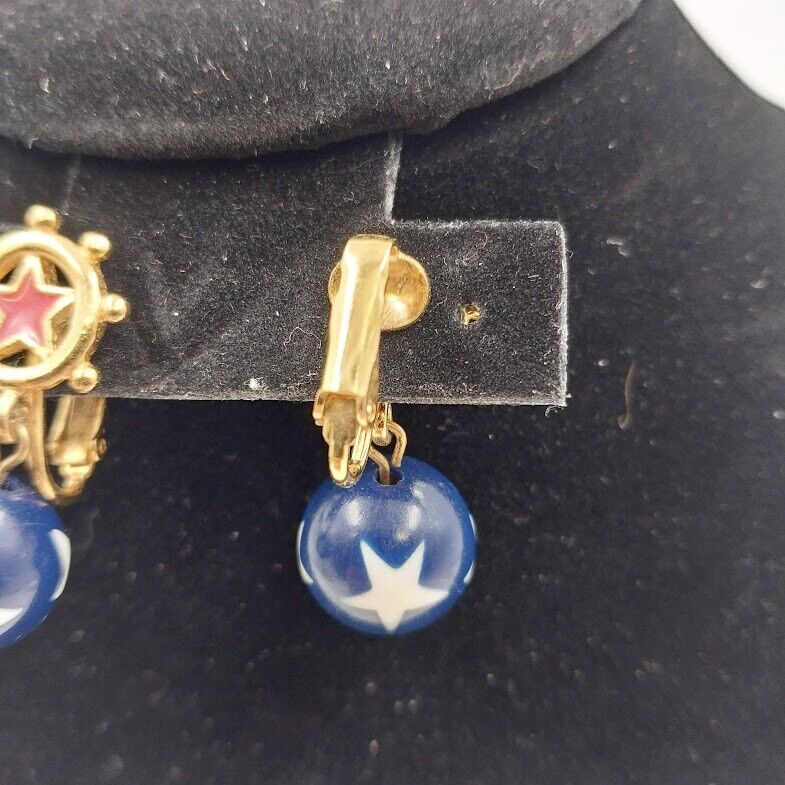 Avon 1993 Patriotic Flag Enamel Star Dangle Pierced Clip Earrings 1.25"