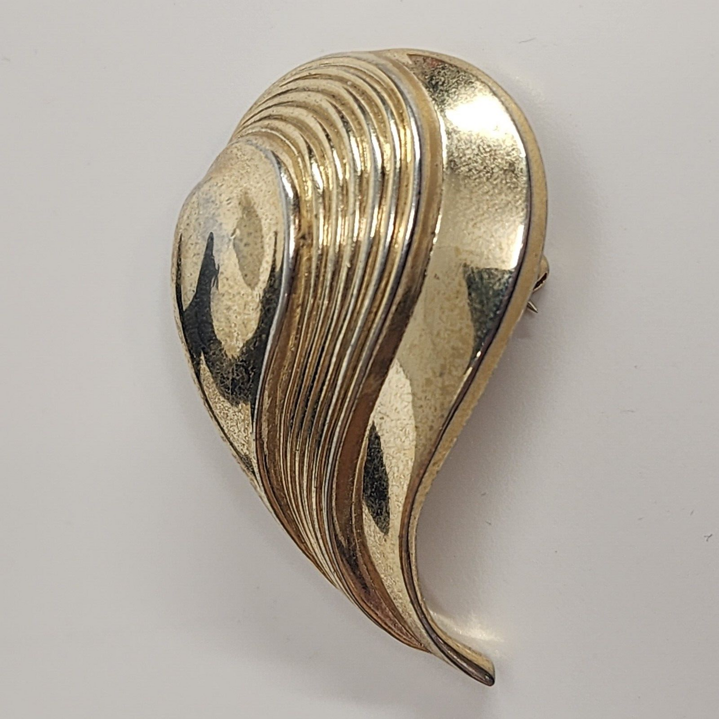 Trifari Gold Tone Leaf Brooch Vintage 2.25" x 2.25" Leaf-Shaped Pin