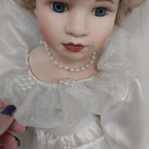 Tracie Bride Doll Limited Collection Le Cheri Genuine Porcelain 21" VTG