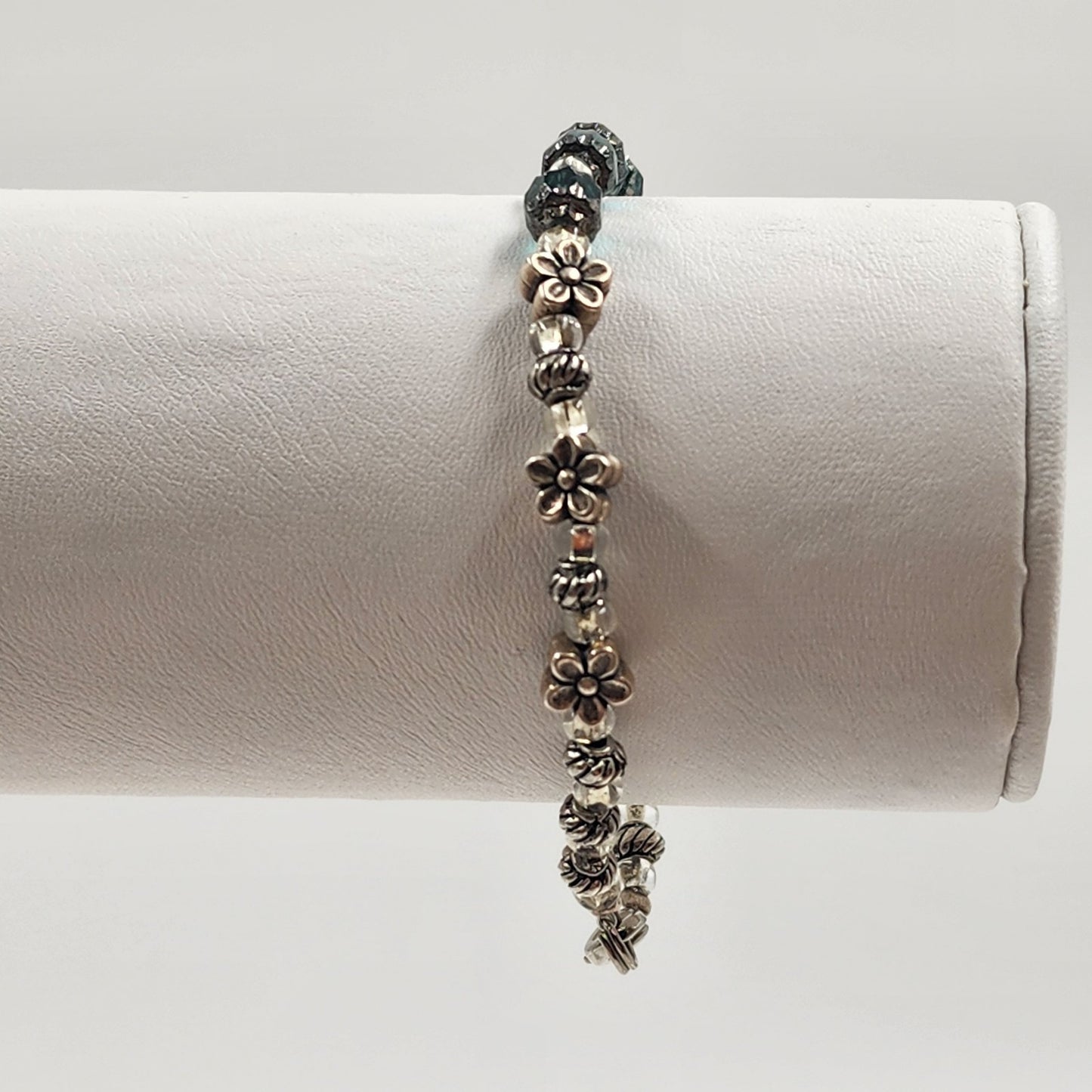 Teal Crystal Glass Rhinestone Bracelet with Gold Tone Floral Round Beaded 7"