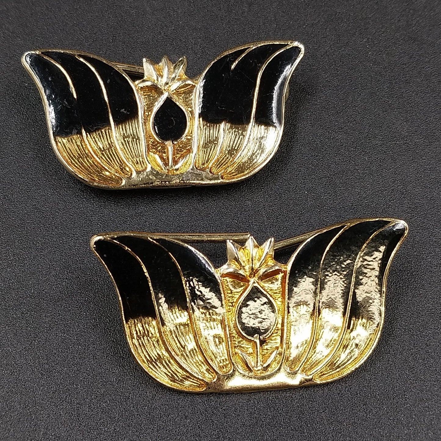 Hexafoil Design Scarf Holders Brooch Clip Gold Tone & Black Enamel Tulip Shaped