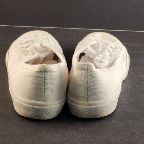 Candies All White Vintage Square Toe Flat Sneakers Shoes Size 6