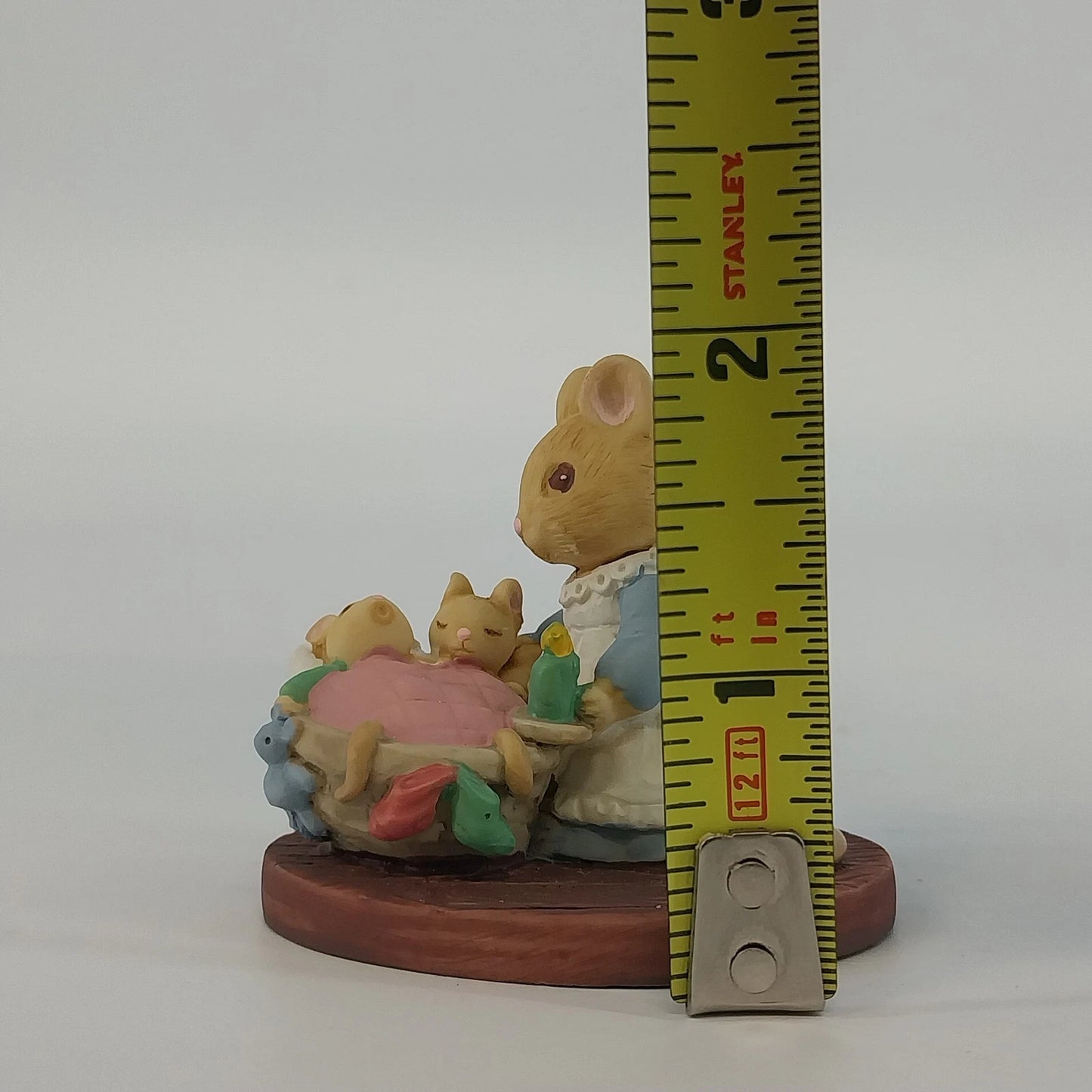 Avon Forest Friends All Tucked In Mouse Mom & Babies Figurine Mini 2" Vintage