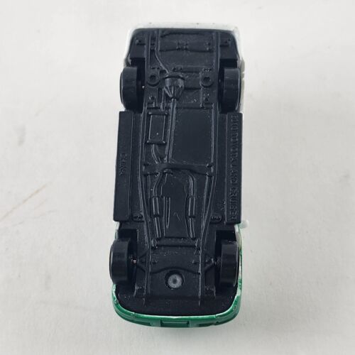 1998 - 2002 Toyota Land Cruiser J90 Collectible 1/64 Scale Diecast Diorama Model