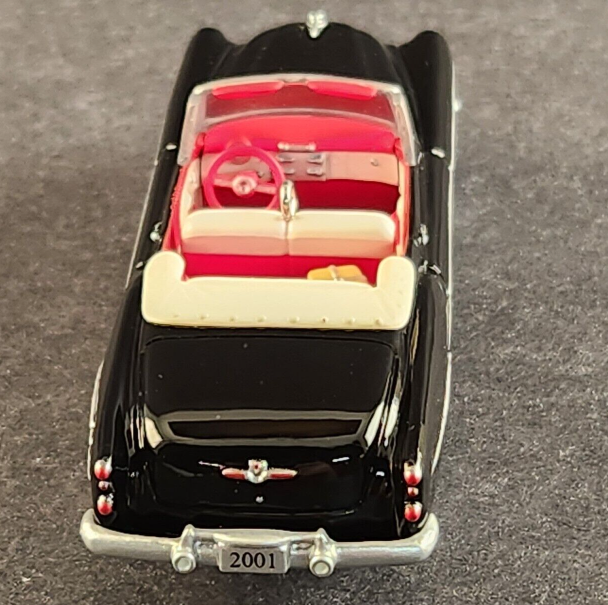 Hallmark 1953 Buick Roadmaster Skylark Classic Car Holliday Ornament 4"