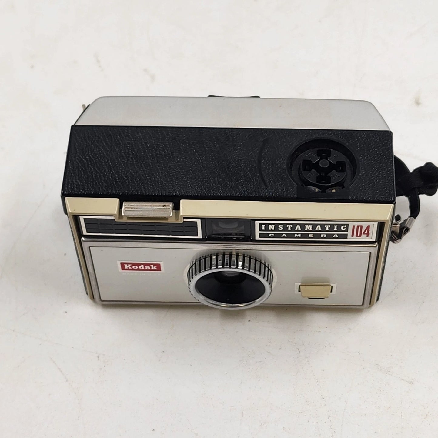 Kodak Instamatic 104 Camera Color Outfit with Flashcube & Original Box 1960s Vtg