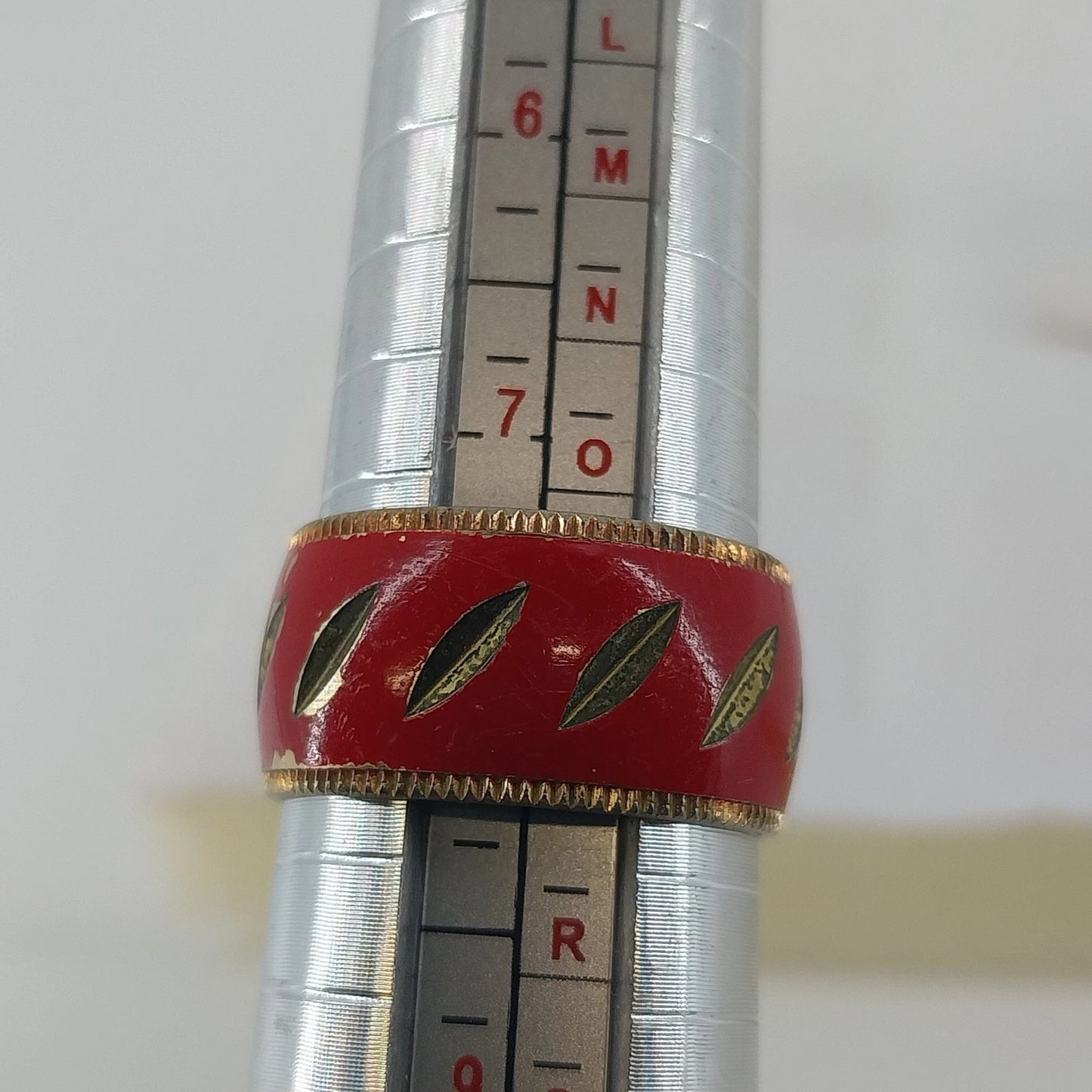 Red Enamel Wide Statement Ring Gold Tone Cutout Leaf Size 7 Vintage