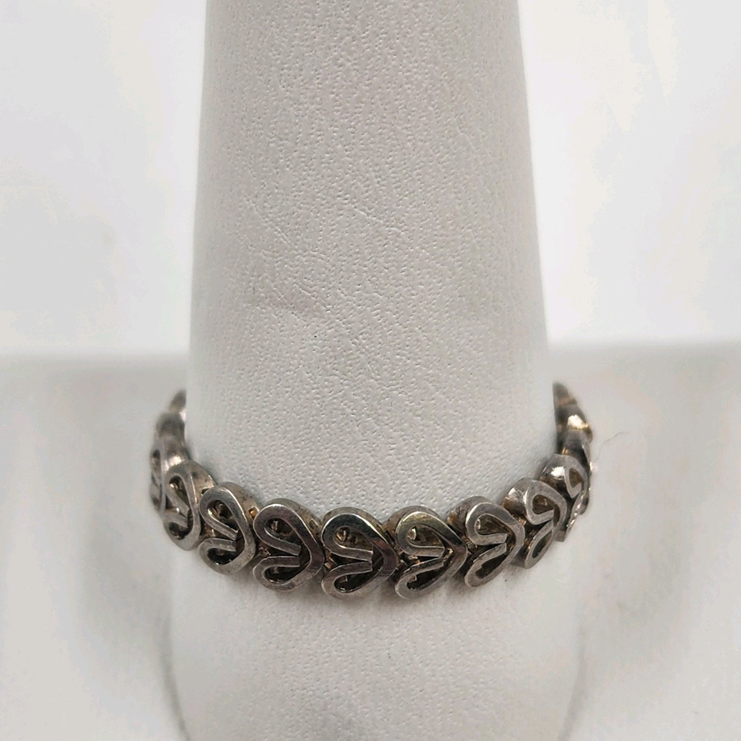 Silver Tone Heart Pattern Ring Vtg Band Style Size 10 Classic Fashion Jewelry