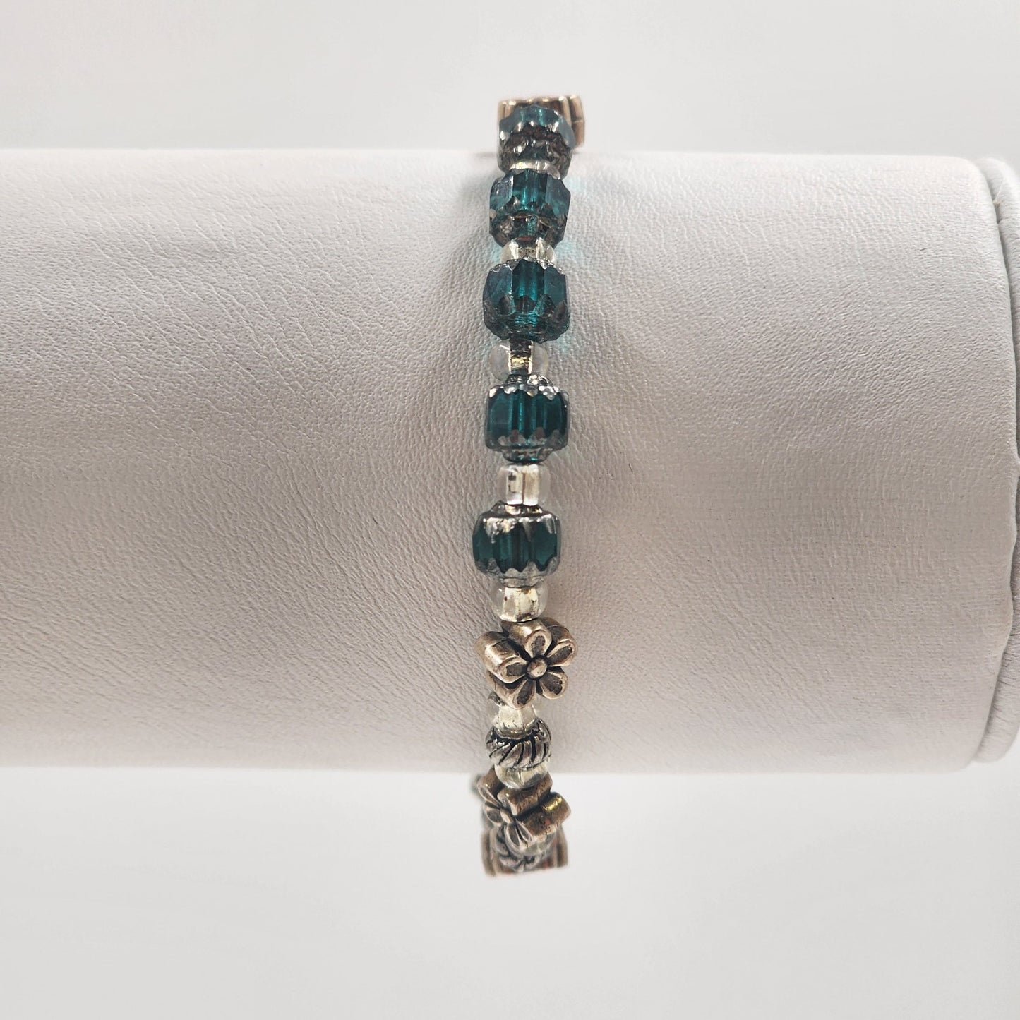 Teal Crystal Glass Rhinestone Bracelet with Gold Tone Floral Round Beaded 7"
