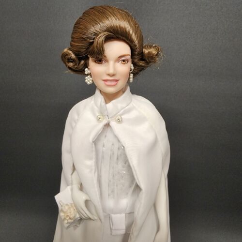 Jacqueline Kennedy Inaugural Ball Porcelain Portrait Doll Franklin Mint