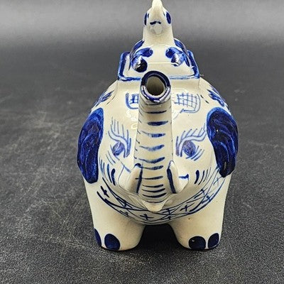Vintage Blue & White Porcelain Elephant Teapot with Lid – Small Asian-Style Ceramic Tea Pot, Hand-Painted Floral Design