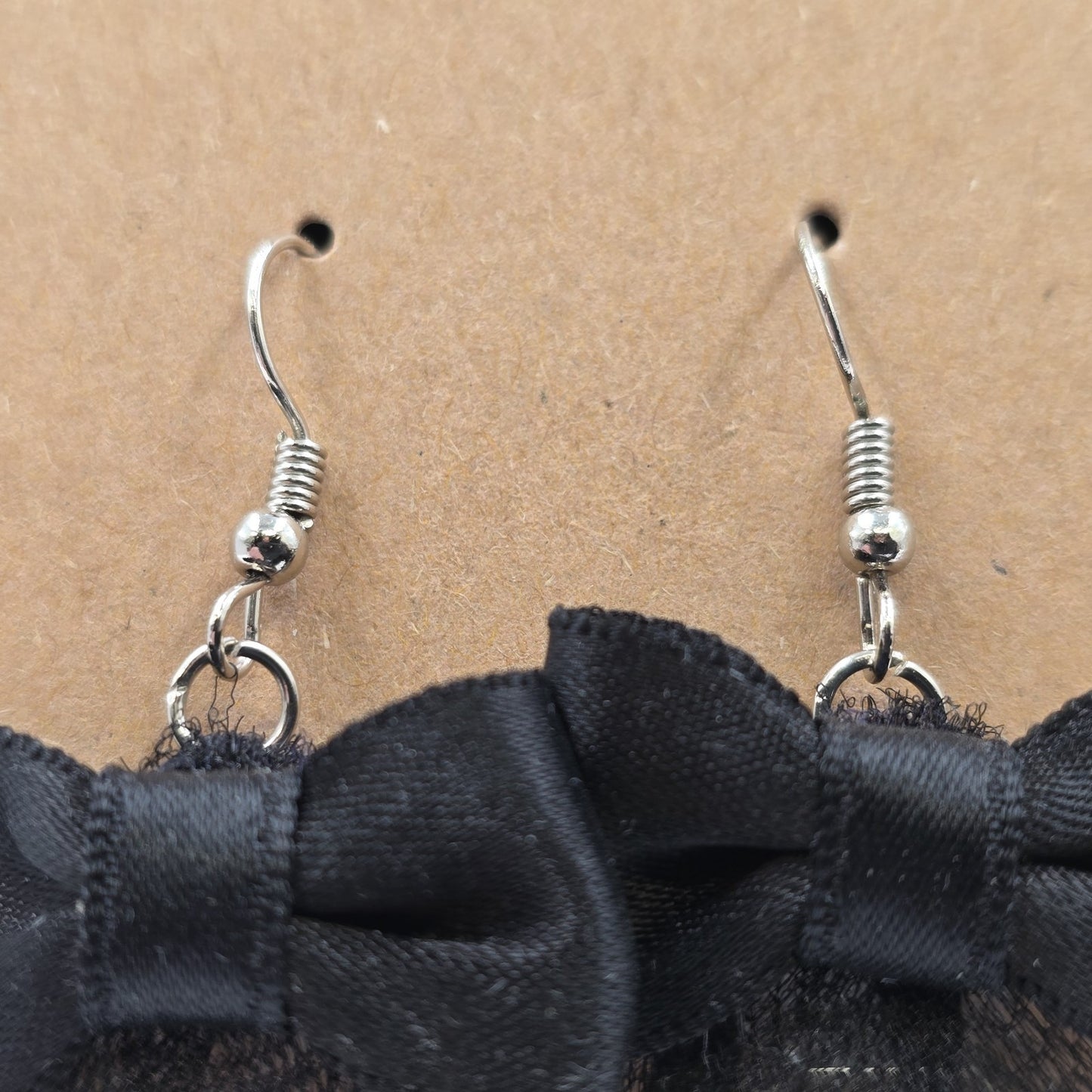 2 Dangle Earrings Gold Silver Black Bow Net Agate Pearl 1.5" Drop