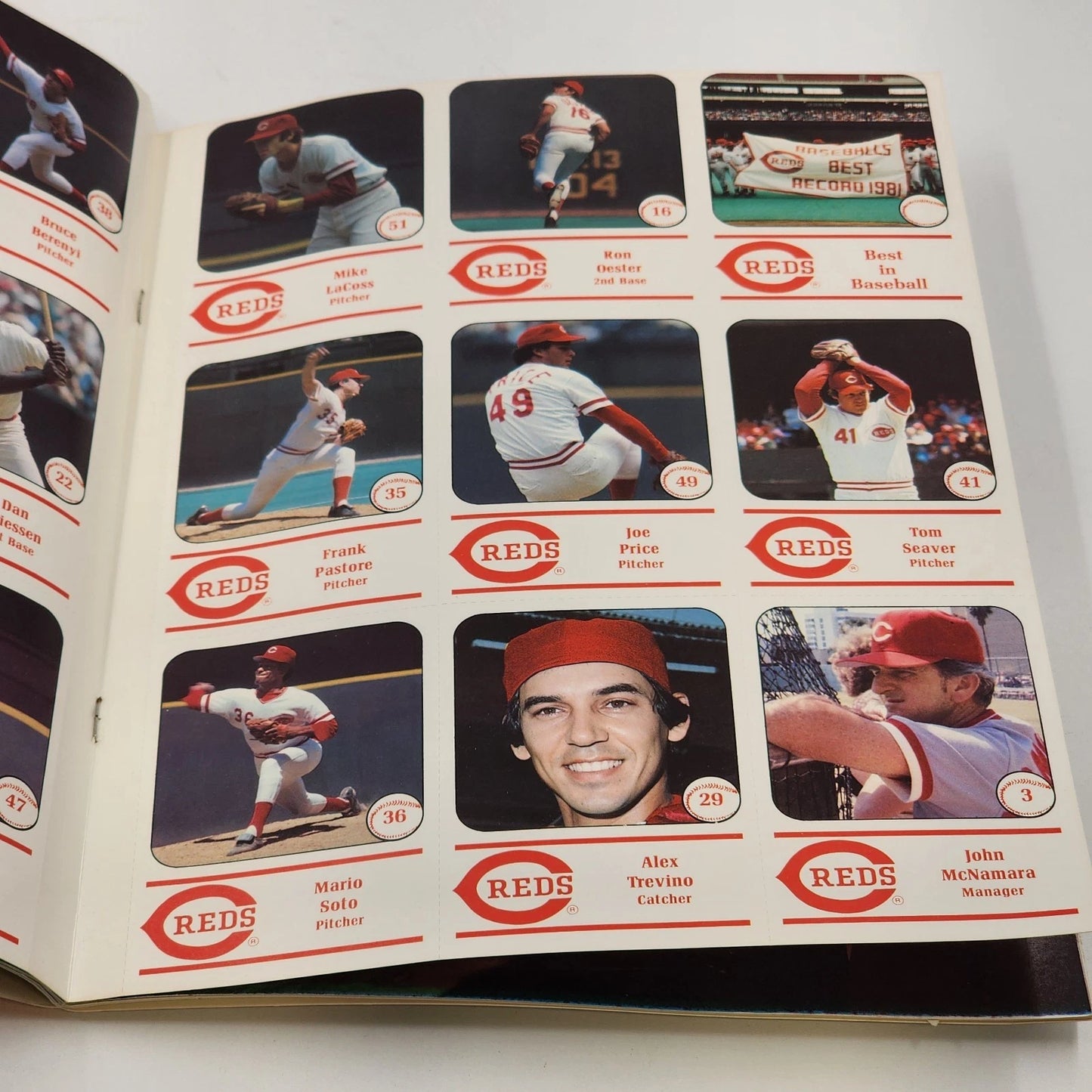 Cincinnati Reds 1982 Yearbook Program Official MLB VTG Magazine Cards Included