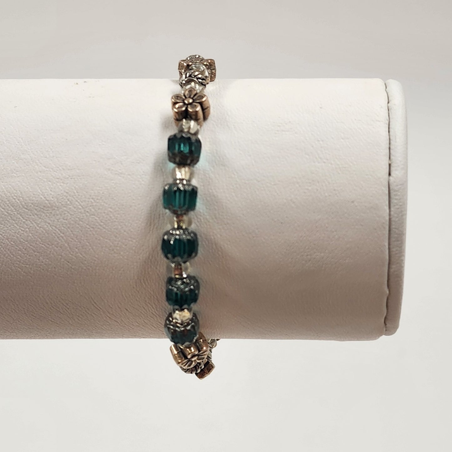 Teal Crystal Glass Rhinestone Bracelet with Gold Tone Floral Round Beaded 7"