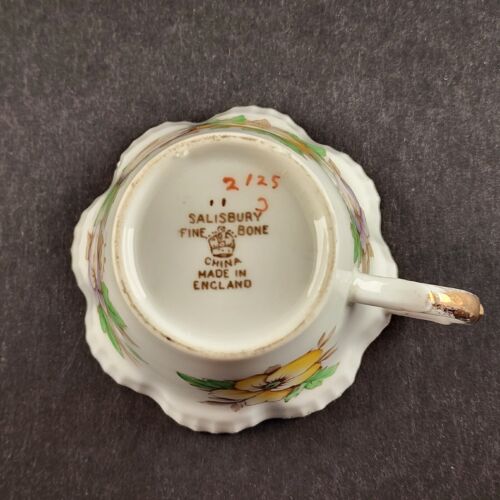 Salisbury Pansy 2125 Fine Bone China Tea Cup Ruffled Rim Vintage From England