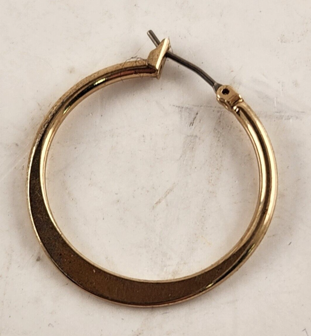 Single Set Of Golden Plated Hoop Earrings Round Shape With Clip