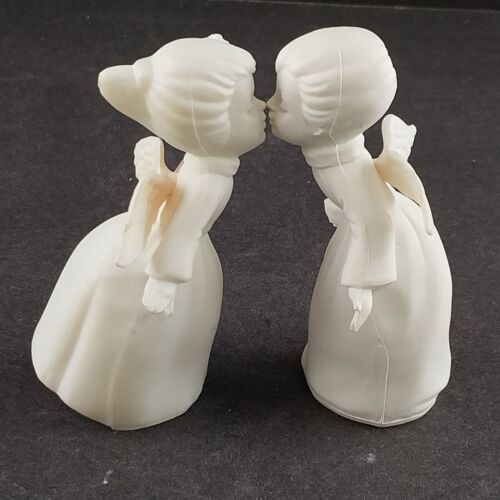 Boy & Girl Kissing Angels Molded Plastic Christmas Collectible Figurines Vtg 3"