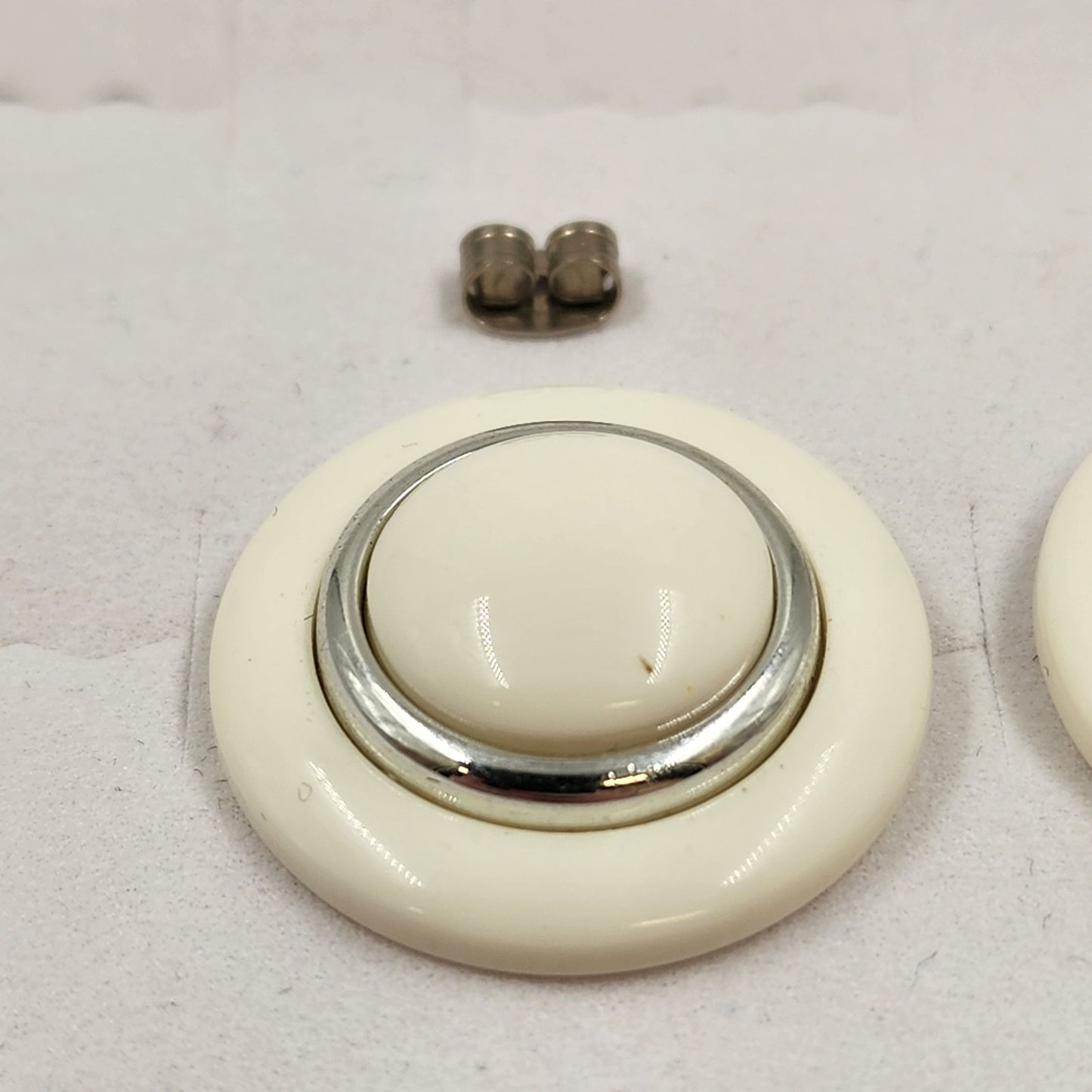 Round White & Silver Tone Pierced Earrings 1” Button Studs Butterfly Closure