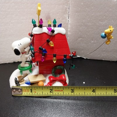 Dept 56 Peanuts "Getting Ready For Christmas" Figurine Snoopy Woodstock Box 3.5"