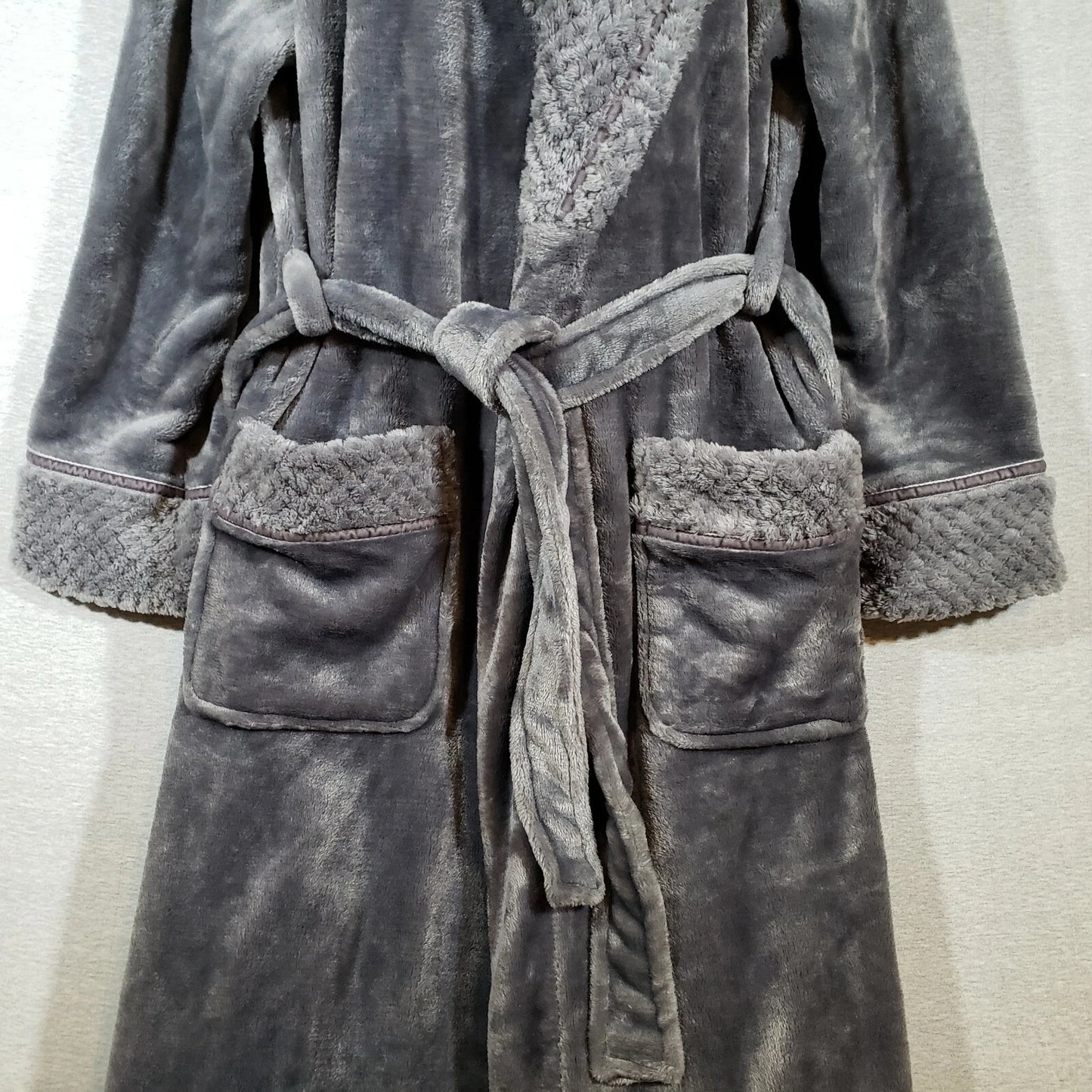 Women’s Fleece Bathrobe Turquaz Plush Soft Warm Gray Size Medium Waffle Trim NWT