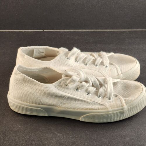 Candies All White Vintage Square Toe Flat Sneakers Shoes Size 6