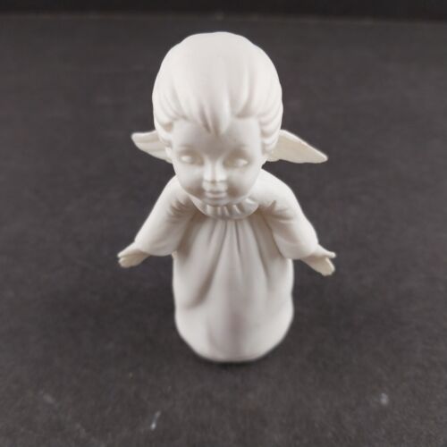 Boy & Girl Kissing Angels Molded Plastic Christmas Collectible Figurines Vtg 3"