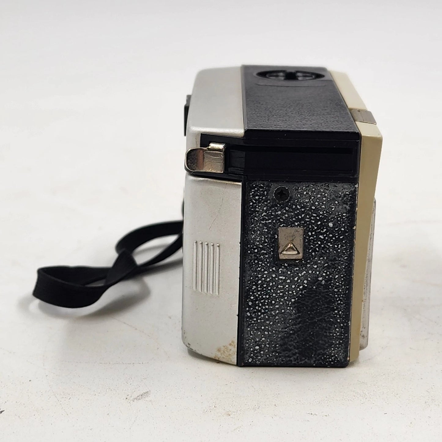 Kodak Instamatic 104 Camera Color Outfit with Flashcube & Original Box 1960s Vtg