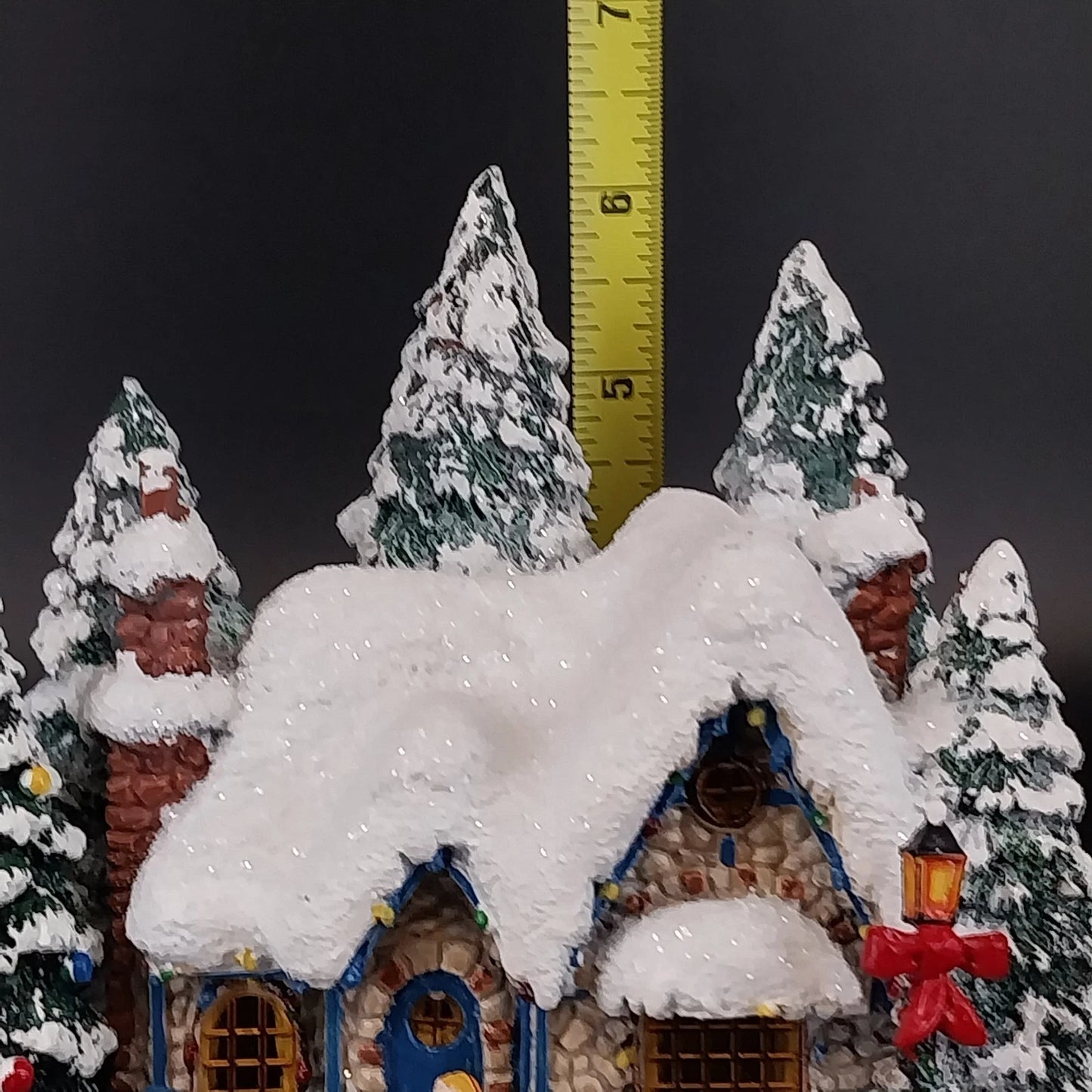Thomas Kinkade Country Christmas Homecoming Cottage Lighted