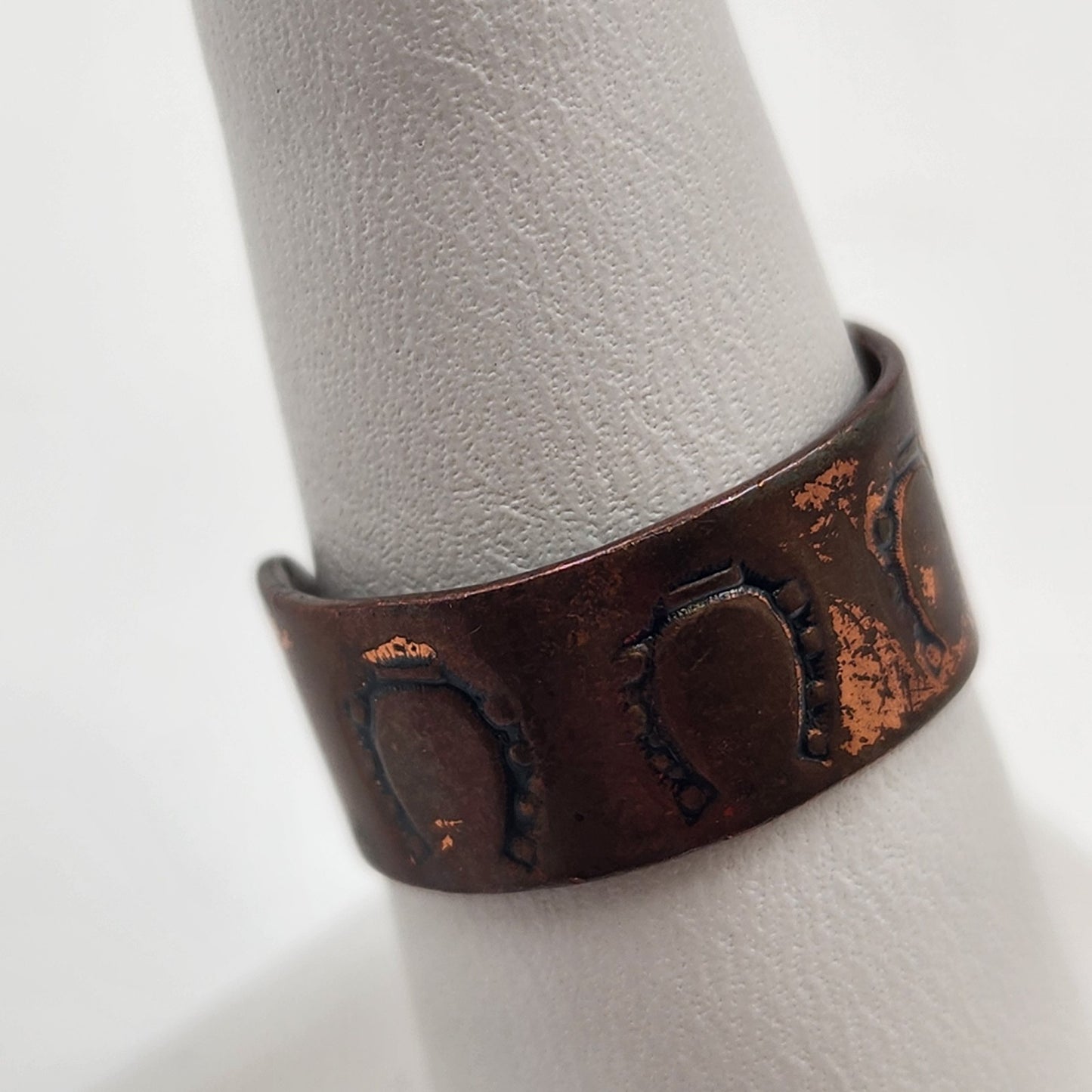 Rustic Copper Band Open Shank Ring with 5 Engraved Horseshoes for Luck