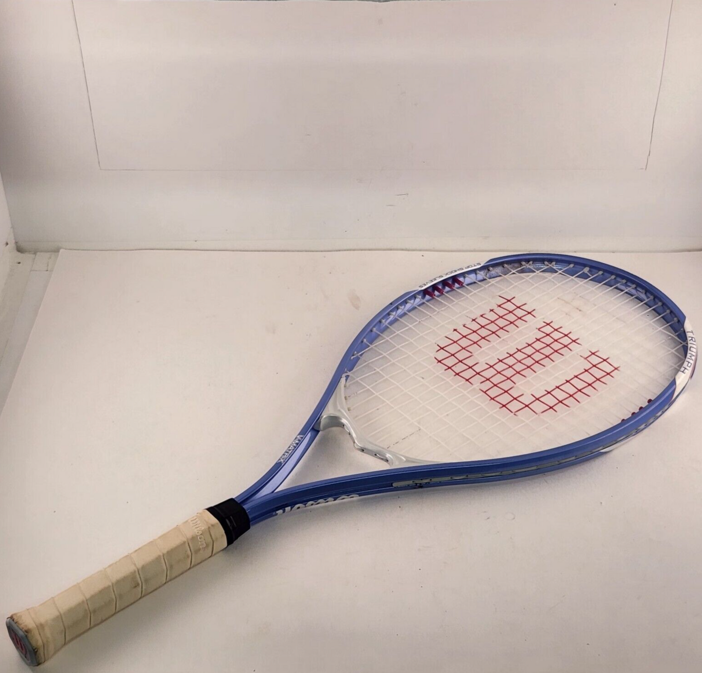 Wilson Tennis Racket Triumph V-Matrix Stop Shock Sleeves Blue L2 4¼ White Grip