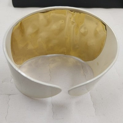 Vintage Hard Plastic Floral Cuff Bracelet – Gold-Tone Interior with Black & Yellow Flowers – Retro Lucite-Style Bangle – 1960s Statement Jewelry