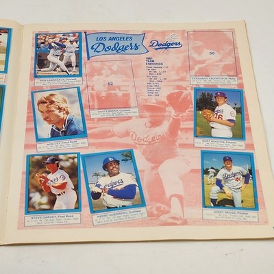 1982 Topps Baseball Sticker Album Gary Carter Cover 215/260 Stickers 83% Filled