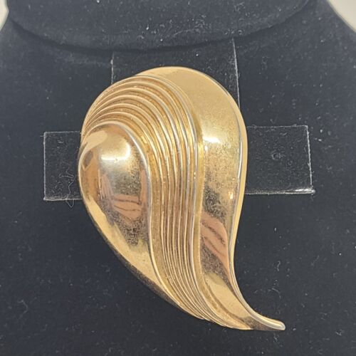 Trifari Gold Tone Leaf Brooch Vintage 2.25" x 2.25" Leaf-Shaped Pin