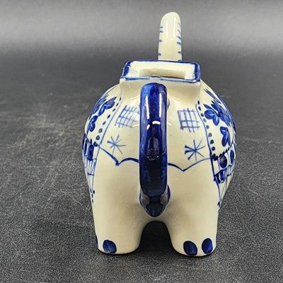 Vintage Blue & White Porcelain Elephant Teapot with Lid – Small Asian-Style Ceramic Tea Pot, Hand-Painted Floral Design