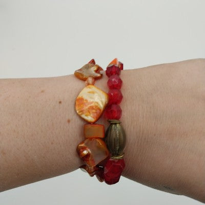 Set of 2 Bracelet Orange Marbled Red Faceted Faux Pearl Beaded with Gold Tone 7"
