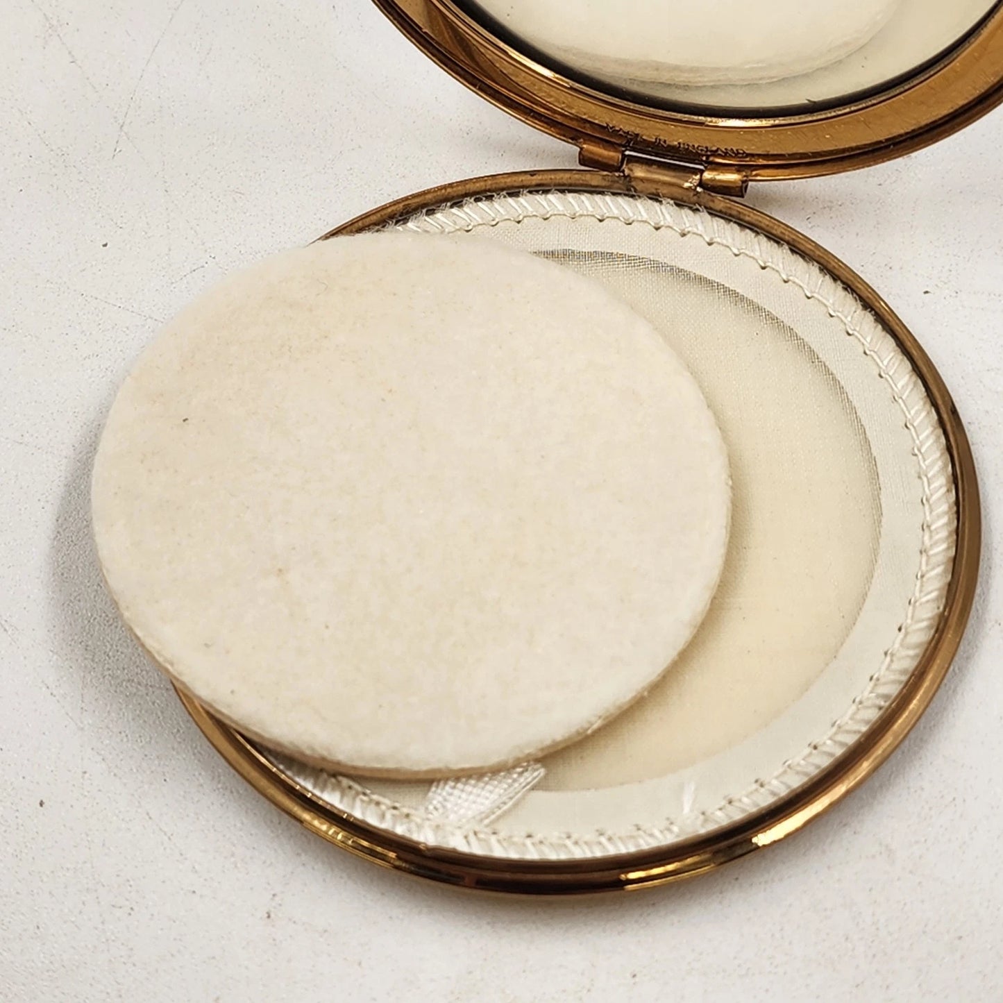 Souvenir Powder Compact Nassau Sailboat Gold Case Mirror Puff Sifter Vtg Unused