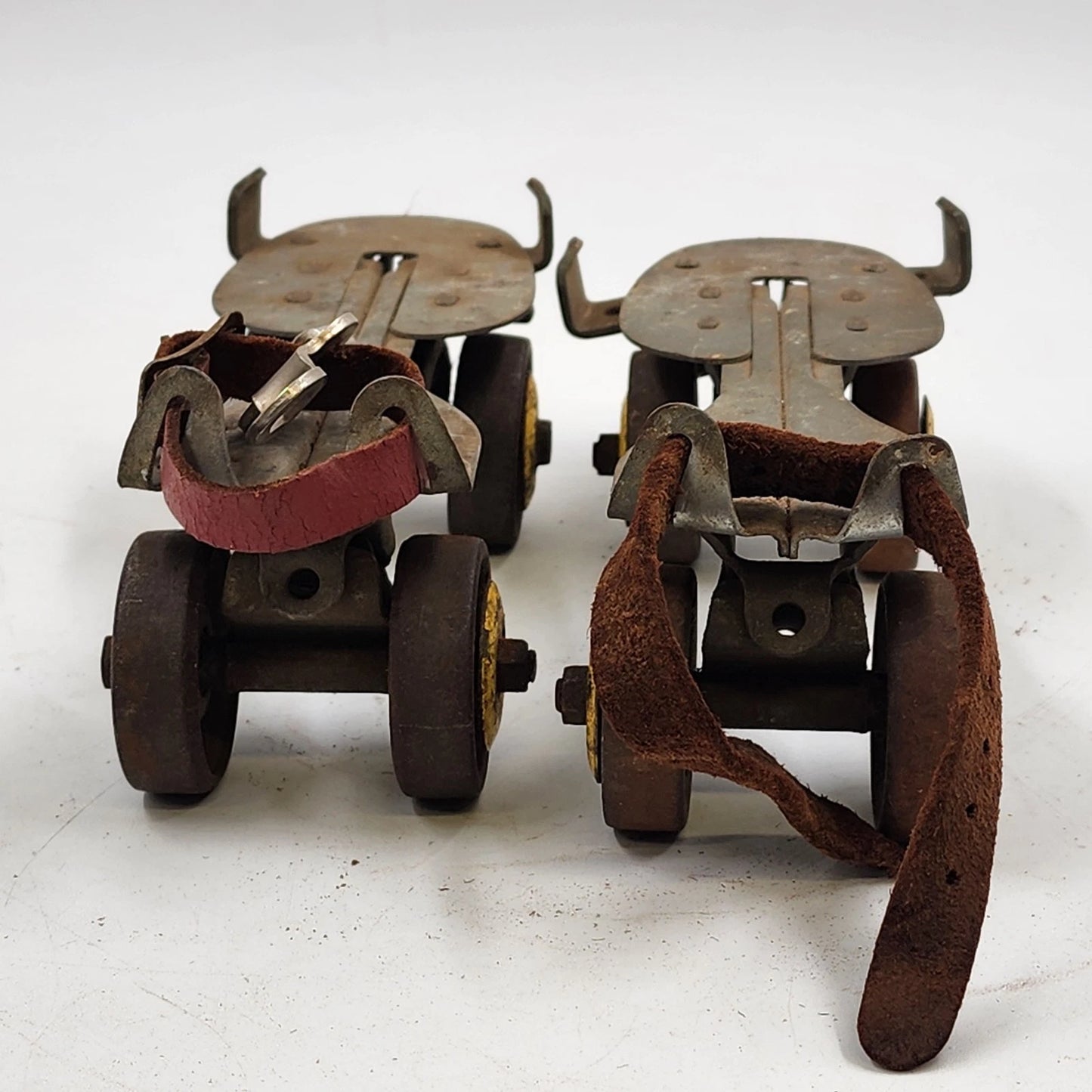 Adjustable Metal Wheels Roller Skates w Key 1950s Leather Straps Union Hardware