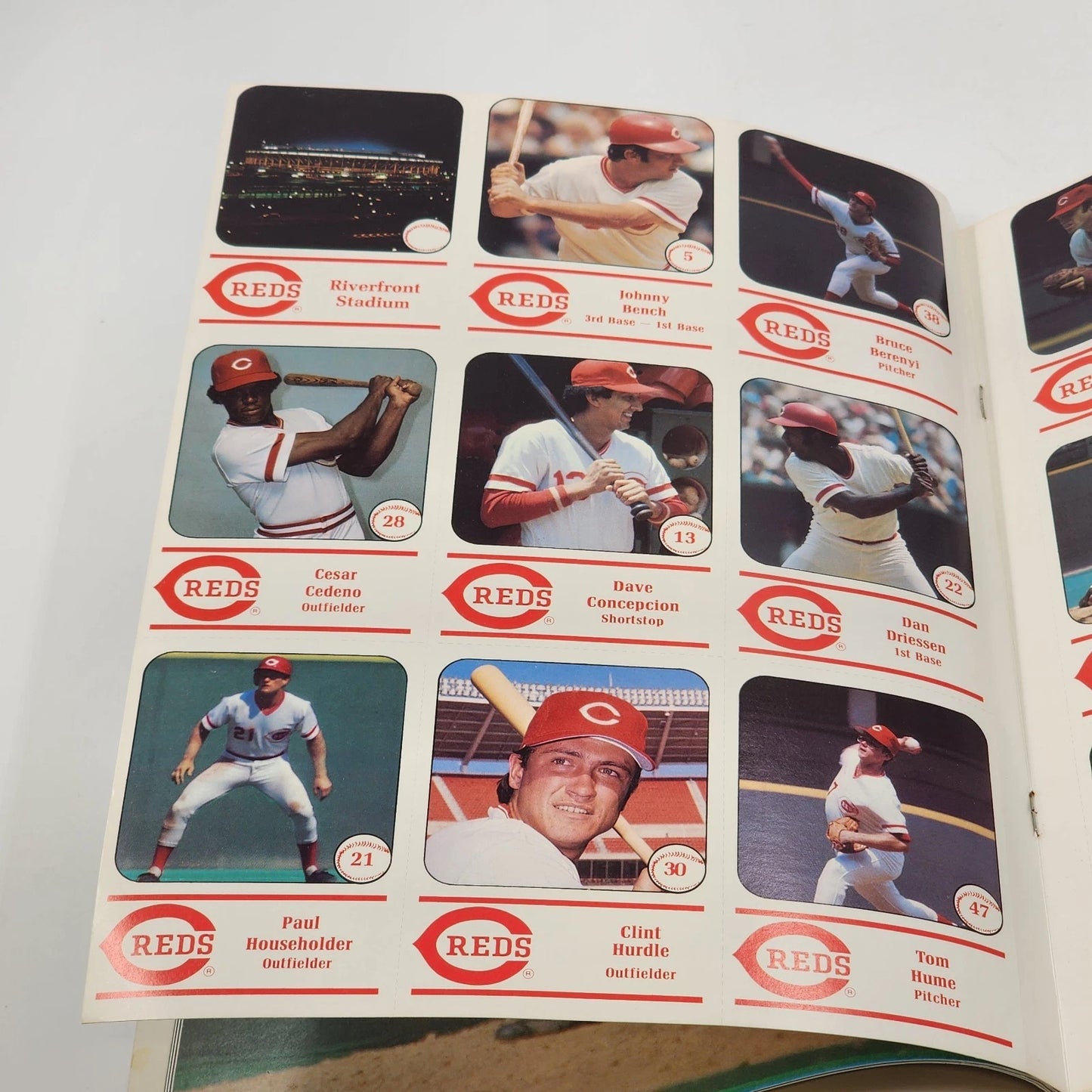 Cincinnati Reds 1982 Yearbook Program Official MLB VTG Magazine Cards Included