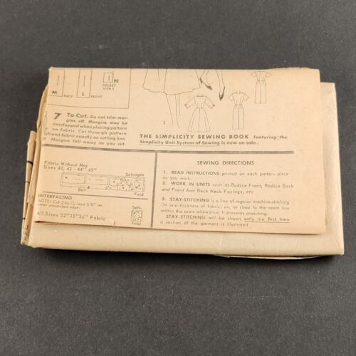 Simplicity 3755 Vintage Sewing Pattern Women's Dress and Belt Uncut No Envelope