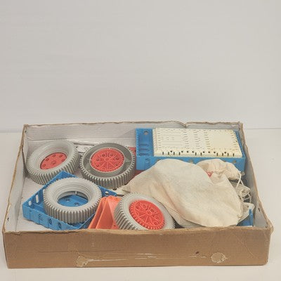 Gabriel Young Erector Set 33005 Incomplete 1973 Gears Toy Ages 3-8 Vintage