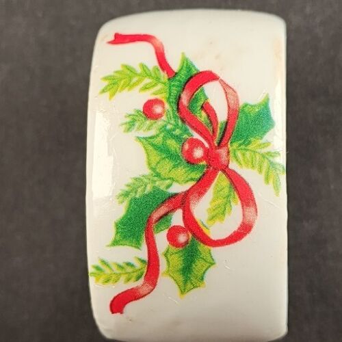 Handcrafted Porcelain Christmas Napkin Rings NOS Set of 4 Poinsettia and Holly