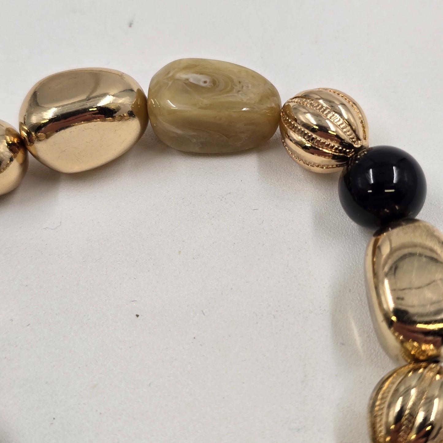 Set of 2 Stretch Bracelets Gold Tone Enamel Black Red Beige Faux Pearl Beads 7"