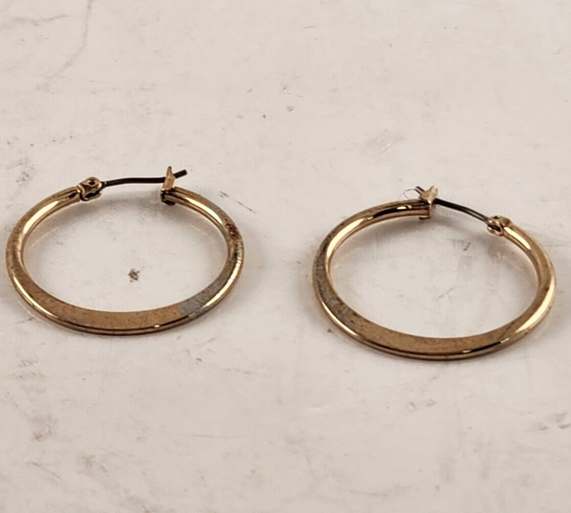 Single Set Of Golden Plated Hoop Earrings Round Shape With Clip