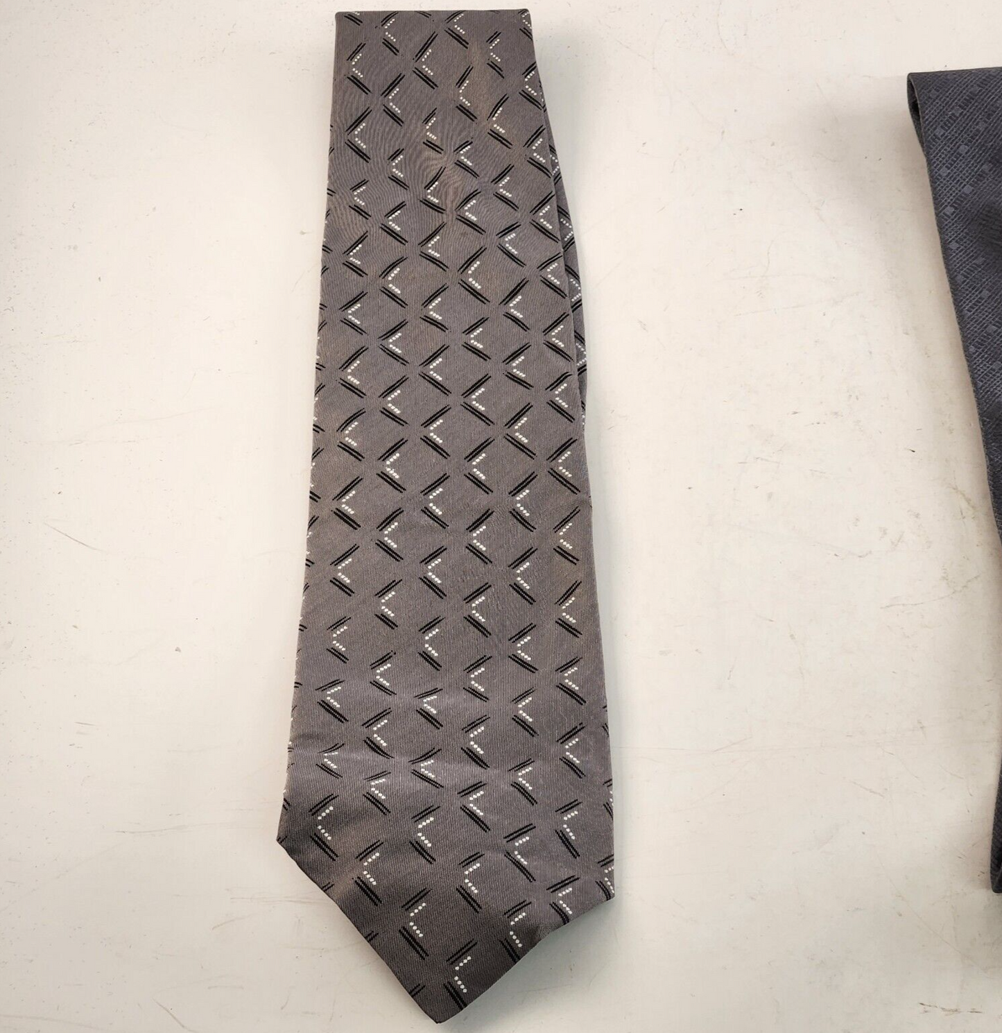7 Pc Men's Ties 1980s 1990s Necktie Vintage Modern Silk Blowns Grays Print Solid