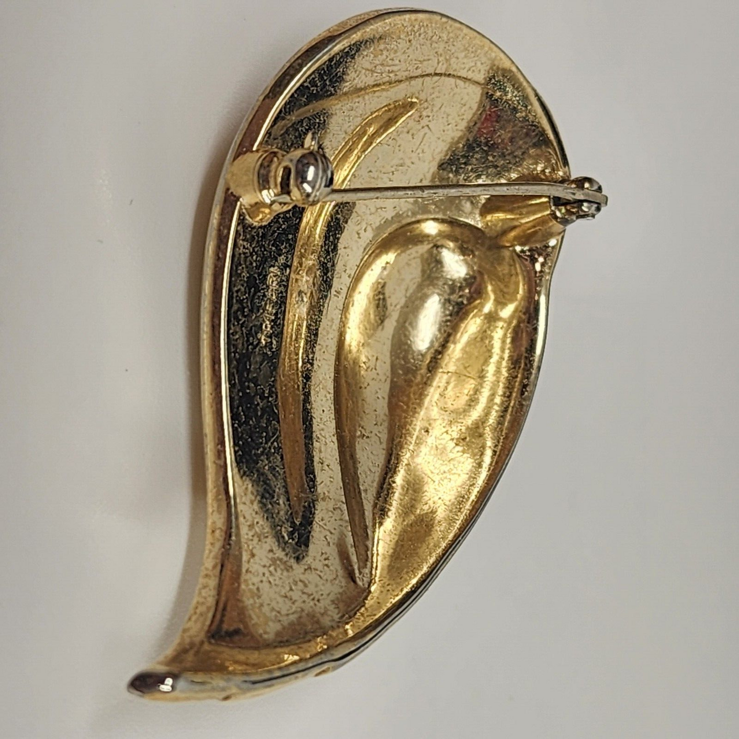 Trifari Gold Tone Leaf Brooch Vintage 2.25" x 2.25" Leaf-Shaped Pin