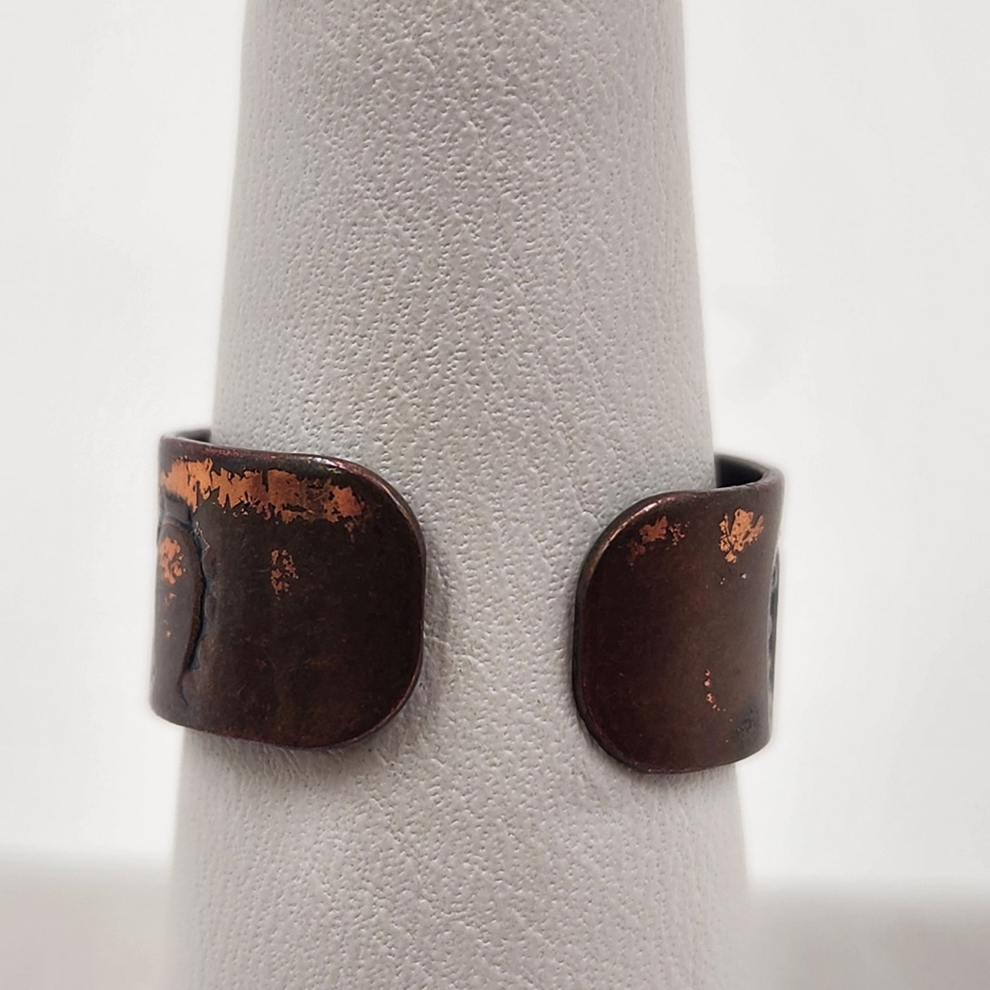 Rustic Copper Band Open Shank Ring with 5 Engraved Horseshoes for Luck