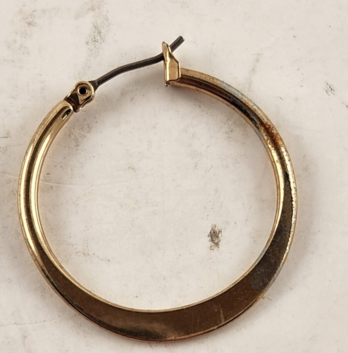 Single Set Of Golden Plated Hoop Earrings Round Shape With Clip