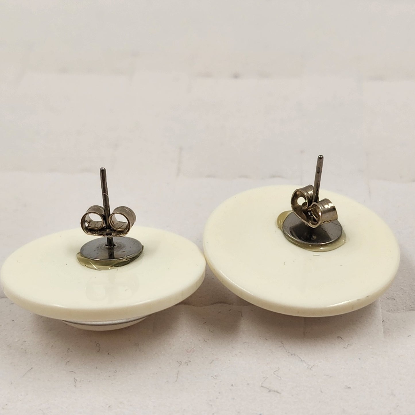 Round White & Silver Tone Pierced Earrings 1” Button Studs Butterfly Closure