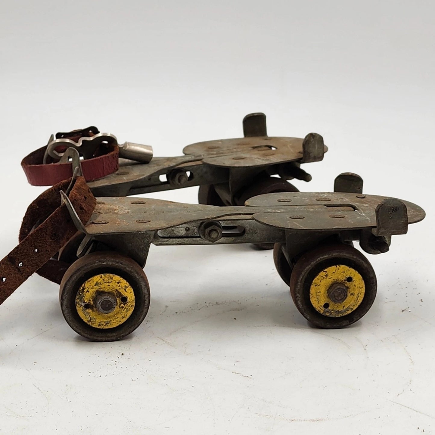 Adjustable Metal Wheels Roller Skates w Key 1950s Leather Straps Union Hardware