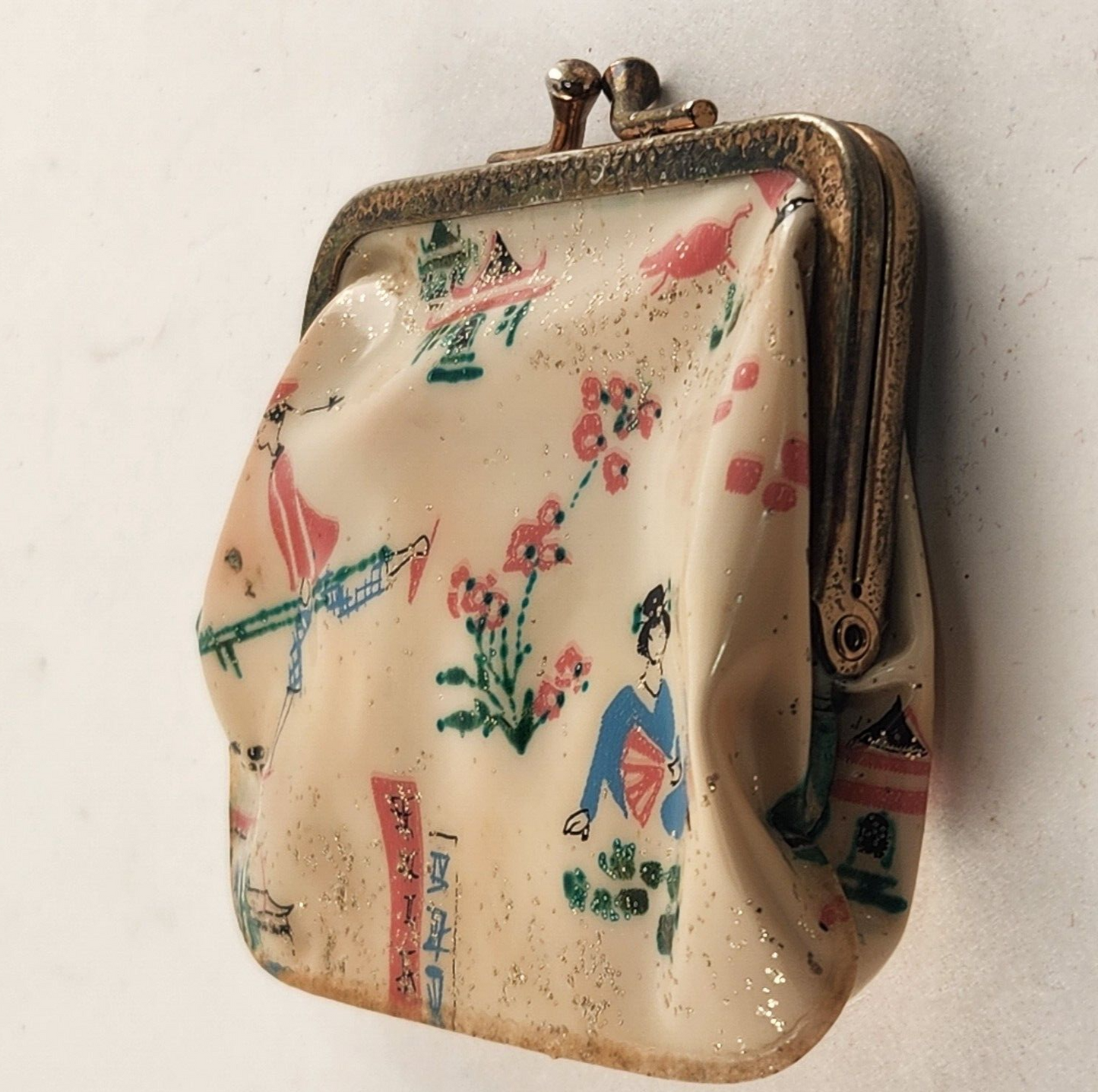 Kiss Top Coin Purse Sparkle Asian Geisha Vintage 1950s Vinyl Change Holder